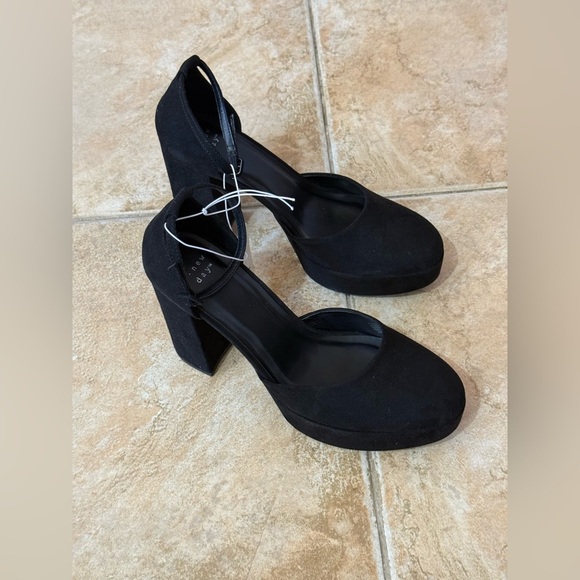 A new day 11 Women’s Black Heels - Picture 2 of 5